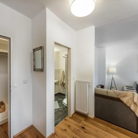 Apartment Ladinger, *