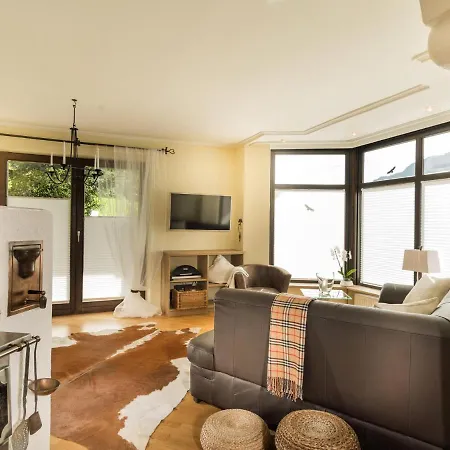 Ladinger, Apartment *