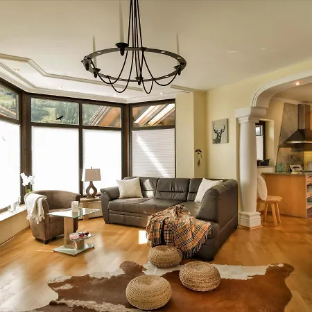 Ladinger, Apartment *